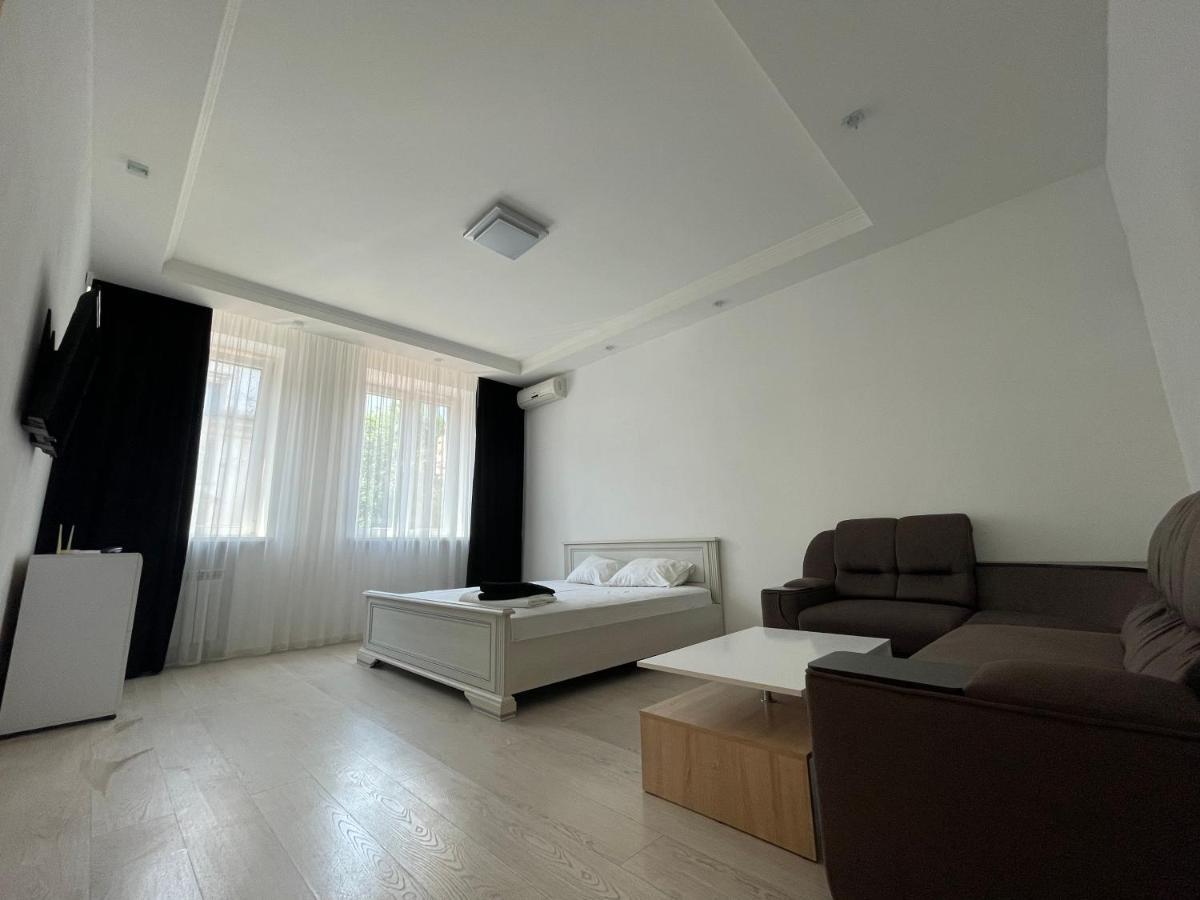 Vip Apartment Karl Marks Avenue Kryvy Rih Buitenkant foto